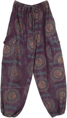 A pair of tropical bohemian handmade hippie print balloon style harem pants in one color.  These pants feature a mesmerizing hippie-inspired print and style that channels the free-spirited vibes of the 60s and 70s. #tlb #SplitSkirtsPants #bohemianfashion #Handmade #hippieharempants Summer Hippie Outfits, Hippie Style 70s, Hippie Outfit Inspo, Hippie Shorts, Tropical Bohemian, Hippy Clothes, Purple Clothing, Hippie Lifestyle, Bohemian Pants