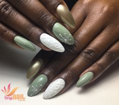 Winter nails Winter Green Nails, Green Winter Nails, Short Manicure, Nail Time, Nail Colors Winter, Green Nails, Beauty Treatments, Winter Nails