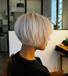 Haare Bobbed Hairstyles With Fringe, Stacked Bob Hairstyles, Best Bob Haircuts, Haircut Pictures, Fringe Hairstyles, Short Bob Haircuts, Trendy Haircuts, Penteado Cabelo Curto, Short Pixie Haircuts