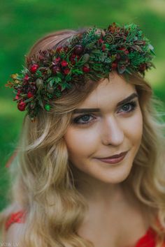 Wood flower wreath, LaCrown wood wreath, Wood crown Flower Numbers, Wood Flower Wreath, Greenery Crown, Wreath Leaf, Christmas Headpiece, Woodland Crown, Handmade Flower Crown, Red Berry Wreath, Rustic Bride