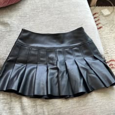 Fake Leather Brand New Urban Outfitters Xs Mini Skirt Black Skirt Leather, Skirts Aesthetic, Fire Clothes, Leather Miniskirt, Skirt Aesthetic, Y2k Mini Skirt, Urban Outfitters Skirt, Black Leather Skirt, Cute Skirt Outfits