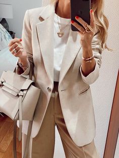 Light Beige Blazer Outfit, Corporate Girly, Spring Workwear, Formal Clothes, 2024 Outfits, Beige Blazer, Soft Autumn, Money Aesthetic