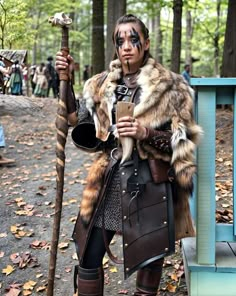 Viking Costume Female Diy, Viking Outfit Woman Warriors, Viking Outfit Woman, Shieldmaiden Costume, Vikings Costume, Viking Shieldmaiden, Viking Outfit, Diy Girls Costumes, Barbarian Costume