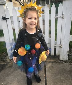 Fun Diy Halloween Costumes, Diy Halloween Costume, Couples Halloween, Easy Diy Halloween, Group Halloween Costumes, The Solar System