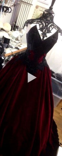 ✓ball gowns wedding, ball gown dresses, ball gowns evening.. Ball Gowns Prom Elegant, Ball Gowns Aesthetic, Prom Elegant, Gowns Dresses Elegant, Goth Wedding, Dark Wedding, Kids Gown, Ball Gowns Evening