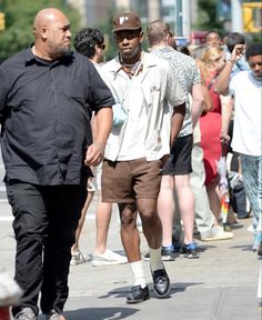 Tyler The Creator Summer, Fitted Hat Outfit, Coachella 2024, Outfit Inspo Summer, Brown Fits, Brown Hats