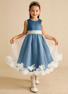 Your flower girl will look pretty like a princess in Stardust, our floral organza A-line dress. She features a scoop neckline, a ruched belt, and beautiful 3D flowers along the hem of the A-line skirt. Blue Flower Girls Dresses, Azazie Bermuda Bridesmaid Dresses, Dusty Blue Flowergirl Dress, Blue And White Flower Girl Dresses, Dress For Kids 11-12 Wedding Blue, Groomsmen Shoes, Organza Flower Girl Dress, Tea Length Flower Girl Dress, Flower Girl Dresses Blue