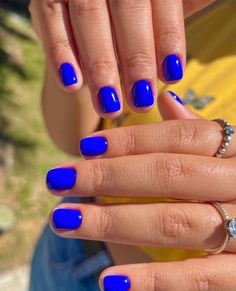 Short Nail Design Inspiration, Simple Fourth Of July Nails Almond Shape, Gel Nails For Summer 2024, Nail Inspo No Tips, Blue Cruise Nails, 2024 Gel Nail Trends, Pool Blue Nails, Fun Summer Nail Colors, Nails For August 2024