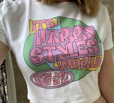 Diy Harry Styles Shirt, Harry Styles Shirt Ideas, Harry Coded, Harry Styles Concert Outfit, Harry Styles Shirt, Korean Fashion Cute, Harry Styles Merch, Harry Core, Concert Merch