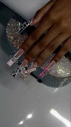 17 Birthday Nail Ideas Acrylic, Birthday Nails Aquarius, Baddie Long Acrylic Nails, Birthday Baddie Nails, Baddie Long Nails, Baddie Birthday Nails Long, Gemini Nails Designs, Long Birthday Nails, Cute Freestyle Nails