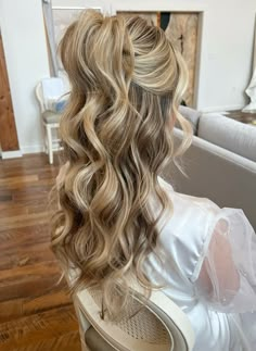 #halfuphalfdown #bridesmaid #bridetobe #hairstyles #bridalhairstylist Bridesmaid Hairstyles Party Pony, Extensions Bridal Hair, Braid Crown Hair Down, Half Up Half Down Wedding Hair High Pony, Half Up Hair For Bridesmaid, Half Pony Wedding Hair, Thick Hair Wedding Styles, Hairstyle For Strapless Dress Wedding, Bridesmaid Hair Fine Hair