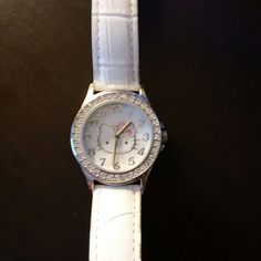 Rhinestone Silver Tone Metal Watch. Alligator Embossed White Leather Strap. Used But Clean. Has A Brand New Battery. Hello Kitty Watch Silver, Hello Kitty Watch, Sanrio Accessories, Rhinestone Watches, Metal Watch, Pink Watch, Diamond Watch, Pink Leather, Silver Glitter