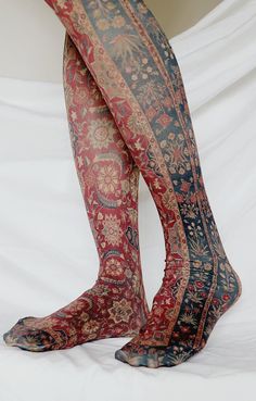 The product is called Scrolling Vines and Blossoms from the TABBISOCKS brand and is entirely reddish brown with a pattern all over it. Quoi Porter, Printed Tights, Patterned Tights, Fashion Tights, Museum Collection, Fashion Inspo Outfits, Vines