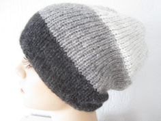 Great soft thick hat, super comfortable and scratch-free! 65% baby alpaca, 28% polyamide, 7% Merino wool Head circumference 52-54 cm Other sizes simply request Colors: anthracite, gray, light gray Of course, you only pay shipping once, no matter how many items you order Alpaca wool is the wool of the gods, it is up to 5 times warmer than sheep's wool, it regulates the temperature and wicks away moisture well. Gray Soft Knit Beanie One Size, Warm Gray Hat One Size, Gray Warm Hats One Size, Gray Knitted Beanie, Gray Warm Hats In One Size, Gray Knitted Hat For Cold Weather, Gray Warm One-size Hats, Casual Hand Knitted Gray Hat, Casual Hand-knitted Gray Hat