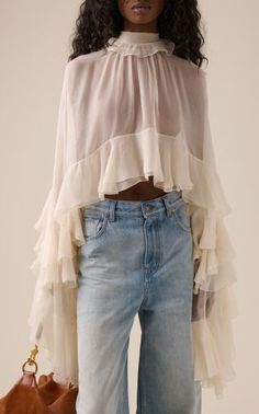 Silk Crop Top, Fashion Trend Forecast, Mode Boho, Creation Couture, Boho Blouses, Fashion Editor, Ruffle Top, Look Chic