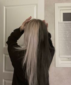 split dye hair black and white Blonde Half And Half Hair Color, Black And Grey Split Dye, Split Dye Hair Ideas Brown, Blond And Brown Split Hair, Split Hair Underneath, Long Hair Split Dye, Hairstyles For Split Dyed Hair, Spilt Dye Hair Ideas Blonde, Split Hair Aesthetic