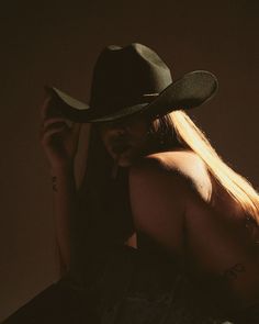 got moody in the stoody (studio) . . . . . Los angeles photographer, #explore#explorepage#photoshoot#losangelesphotographer#losangelesphotoshoot#swimphotoshoot #studiophotoshoot#losangelesphotoshoot#losangelesvideographer#videoportrait Whiskey Photoshoot Women, Cowgirl Photography Ideas, 21st Western Photoshoot, Cowboy Pictures Western, New Me Photoshoot, Saloon Photoshoot Ideas, Creative Western Photoshoot Ideas, Cowboy Theme Photoshoot, Vintage Western Photos