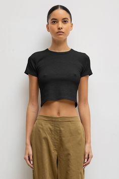 #color_black Minimal Stretch Cropped Top, Versatile Fitted Crew Neck Crop Top, Fitted Crew Neck Crop Top, Basic Boxy Crop Top With Crew Neck, Fitted Basic Crew Neck Crop Top, Basic Fitted Crew Neck Crop Top, Basic Boxy Fit Crop Top With Crew Neck, Versatile Solid Color Cotton Crop Top, Crew Neck Crop Top With Minimal Stretch