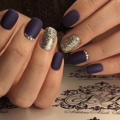 Новый тренд - матовый маникюр: 30 потрясающих идей | Журнал Cosmopolitan Bella Nails, Patrick Nagel, Black Tips, Manicure Gel, Best Nail Art Designs, Super Nails, Popular Nails, Nail Designs Glitter, Sparkly Nails