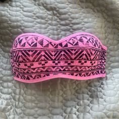 Nwot Victoria’s Secret Pink Lace Bandeau Super Cute Bandeau, Has Padding Inside Pink Strapless Bra, Pink Fitted Strapless Bra, Pink Fitted Bandeau Bottoms, Pink Fitted Strapless Intimate, Pink Bandeau Top For The Beach, Feminine Pink Bandeau Tube Top, Strapless Pink Top With Built-in Bra, Pink Strapless Top With Built-in Bra, Pink Stretch Bandeau Crop Top