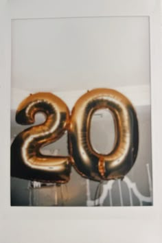 an image of the number twenty two balloons