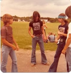 1970s High School Fashion, Texas In The 70s, 1970s California Fashion, 70s Festival Aesthetic, Late 70s Outfits, 70s Southern Aesthetic, 80s Country Aesthetic, 70s French Fashion, 60s And 70s Fashion Men