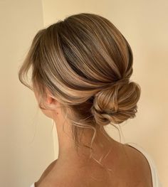 Casual Low Small Bun for Shorter Hair Soft Bridal Bun, Messy Bun Formal Hair, Oficial Hairstyles, Bridesmaid Hair Low Bun, Low Bun Short Hair, Hairstyle Wedding Bridesmaid, Updo Bridesmaid Hair