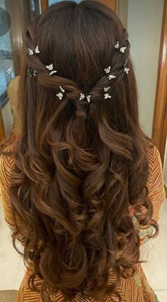 Long Hair and Pearl Hairpins Timeless Sophistication  Versatile and Chic Combinations Cute Prom Hairstyles, Prom Hairstyle, Simple Prom Hair, Ball Hairstyles, Formal Hair, Quince Hairstyles, Long Hair Wedding Styles, Prom Hairstyles For Long Hair, Prom Inspo