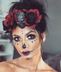 Makijaż Sugar Skull, Diy Halloween Scary, Muertos Makeup, Halloween Makeup Sugar Skull, Halloween Make-up Looks, Halloweenský Makeup, Den Mrtvých, Halloween Nails Diy, Disney Coco