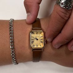 2000s Vintage Style Rectangular Gold Luxury Watch With Leather Band Works And Time Can Be Changed These Watches Are Unisex :)! Easily Adjustable Band Brand New Shipping:$5 @ Brown Watches Women, Accessories 2000s, Vintage Gold Watch, Pretty Watches, Vintage Watches Women, Gold Watches, Brown Watches, Gold Luxury, 2000s Vintage