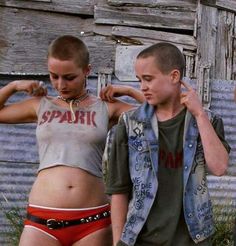 Iconic Punk Photos, Butchfemme Aesthetic, Dyke Aesthetic, Ellen Page, Riot Grrrl, Body Reference Poses, Jolie Photo, Up Girl, Photography Inspo