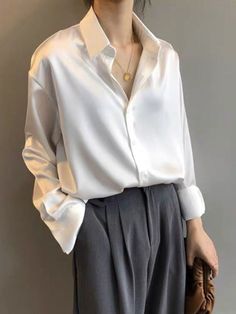 This is perfect for those who are looking for a clothing for a good price. It is fashionable, stylish, and it will look great on anyone who wears it. Do you wanahavit? Overshirt Women, Streetwear Spring, White Lady, Straight Clothes, Satin Long Sleeve, Women Long Sleeve Dress, Female Clothing, Top Shirt Women, Vintage Blouse