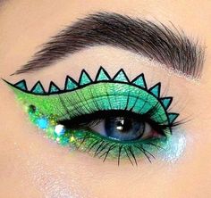 Dinosaur Makeup Women, Dino Makeup, Dinosaur Makeup, Colorful Graphic Liner, Very Easy Makeup, Crazy Eyeshadow, Crazy Eye Makeup, Smokey Makeup, Vampire Bride