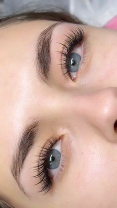 Natural Fake Eyelashes, Lash Extentions, Wispy Eyelashes, Lash Extensions Makeup, Eyelash Extensions Styles, Lash Extensions Styles, Perfect Eyelashes, Pretty Lashes