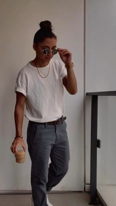 androgynous style #falloutfits2024 #outfitstyle  #queercreators #nonbinary #lgbtcommunity #fitness #lgbt   #queerlove #bandana Masc Inspo Outfits, Pride Outfit Ideas Masc, Androgynous Outfits Women, Androgynous Style Women, Androgynous Work Outfit, Masc Work Outfits, Androgynous Summer Fashion, Androgynous Fashion Casual, Queer Women Fashion