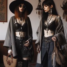 Alt Hippie, Bohemian Goth, Outfit Grunge, Boho Goth, Witchy Fashion, Causal Outfits, Whimsical Fashion, Goth Outfits