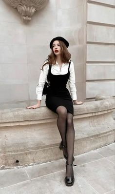 Ideas de outfits para citas románticas Camp Chateau, Secretary Outfits Aesthetic, Csm Outfits, Romantic Academia Outfits, 40s Mode, Foto Poses, Paris Outfits