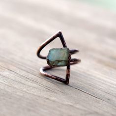 New Design Natural Raw Labradorite Gemstone Copper Electroformed Ring For Women Jewelry 2024, Rough Stone Ring, Electroformed Ring, Electroformed Jewelry, Ring Der O, Ringe Gold, Labradorite Jewelry, Natural Stone Jewelry, Ring Minimalist