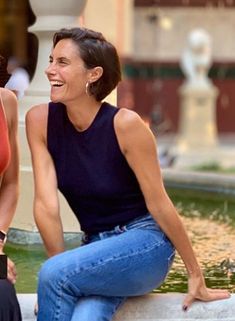 Short Layered Curly Hair, Layered Curly Hair, Short Layers, Short Layered, Beautiful Woman, Curly Hair, Hair Inspiration, Basic Tank Top, Short Hair