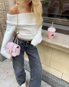 pink chanel bows pink drink white off the shoulder fluffy jumper top long sleeeve black low rise jeans ugg style it girl fashion 2023 trends bag gold aesthetic Look Legging, Mode Zara, Skandinavian Fashion, Looks Party, Eve Outfit, Stockholm Fashion, Pinterest Closet, Outfit Inspo Fall