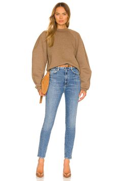 Jeans In 2023, Jean Looks, Outfit Ideas Oversized, Denim Label, Jeans Outfit Women, Timeless Outfits, Fall Jeans, Product Development, Youth Culture