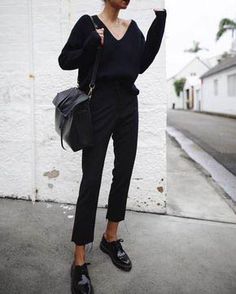 Design Jeans, Mode Tips, Woman In Black, Creative Shirts, Style Advice, Mode Casual, Looks Black, Black Women Fashion