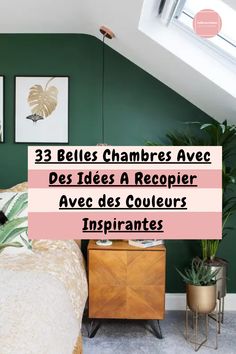 Faites entrer la nature dans votre chambre en faisant appel à la verdure sous toutes ses formes. Des murs vert forêt (en contraste avec le plafond blanc immaculé) aux coins vides remplis de plantes d’intérieur et d’œuvres d’art murales à thème botanique, cette chambre est un havre de paix chaleureux et accueillant.

La tête de lit et la table de chevet en bois ancrent ce projet de chambre.

Le vert olive est aussi la couleur de l’année pour 2025 et aussi 2026.