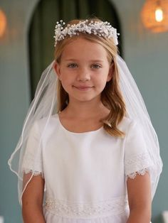 WIRE CROWN WITH VEIL Perfect for Communion! Beauty Style and Comfort! Crown With Veil, Flower Crown Veil, First Communion Hairstyles, Crown Wreath, Wire Crown, Communion Hairstyles, Communion Veils, Crystal Crown, Crown Headband