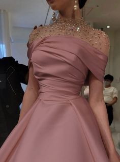 A-Line Evening Gown Elegant Dress Formal Red Green Dress Floor Length Short Sleeve Illusion Neck Satin with Ruched Beading 2024 2024 - $139.99 Red Green Dress, Wedding Evening Gown, Hot Prom Dress, White Ball Gowns, Women's A Line Dresses, Gown Elegant, Dresses Formal Elegant, Elegant Prom Dresses, Evening Gowns Elegant