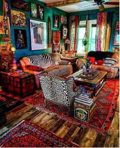 Maximalist Living Room, Maximalist Interior Design, Bohemian Style Decor, Maximalist Interior, Maximalist Home, Deco Studio, Whimsy Goth, Bohemian House, Maximalist Decor