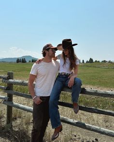 Jourdan Sloane, Western Inspired Outfits, Country Concert Outfit Ideas, Country Concert Outfits, Cowboy Romance, Concert Outfit Ideas