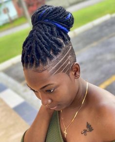 Faux Hawk Haircut, Box Braids Shaved Sides, Hawk Haircut, Aesthetic Surgeon, Haircut Design, Braids With Shaved Sides, Short Hair Designs, Short Shaved Hairstyles, Shaved Side