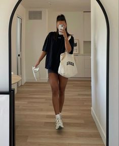 Fitness Inspirational Motivation, Fitness Goal Ideas, Vision Board Fitness, Outfit Ideas Workout, Women Workout Clothes, Walk Outfit, Gymwear Outfits, Fitness Icon, Walking Outfits