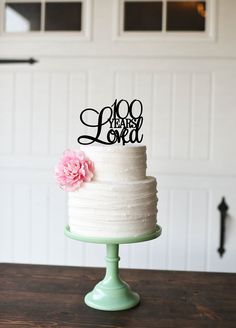 a wedding cake with the words if you're just married, it's on top